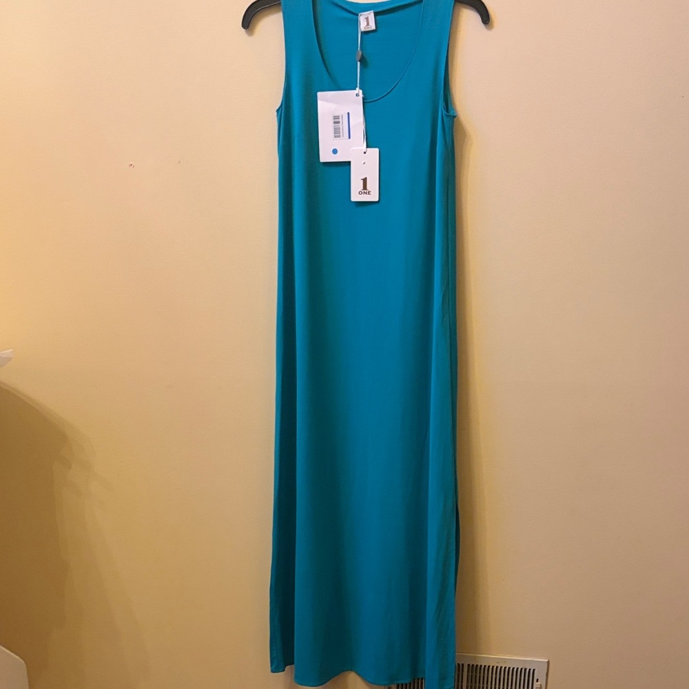Italian Sleeveless Maxi Dress - NEW